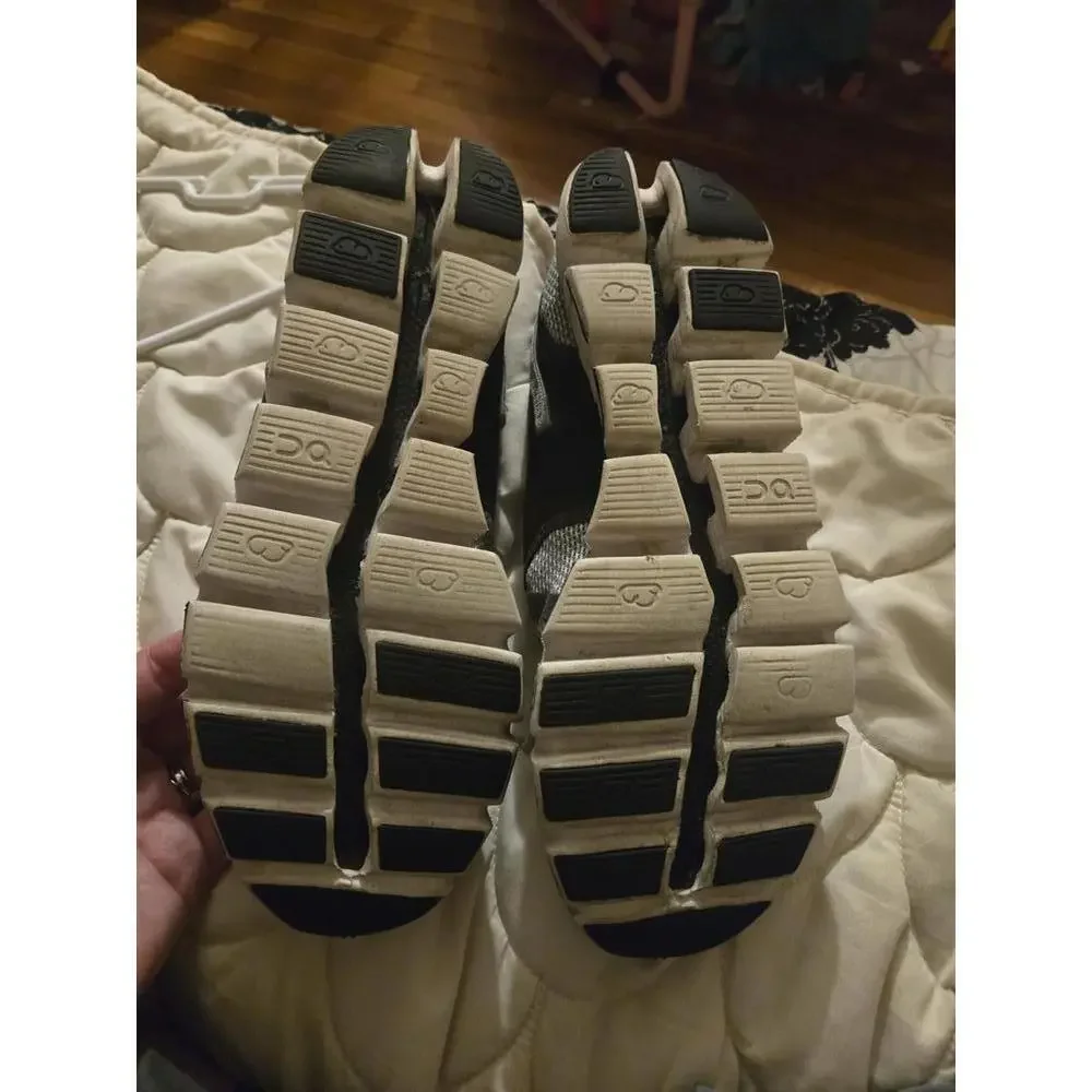 On Running Men's 8.5 Cloud Sneakers - Black and Gray - Picture 4 of 5